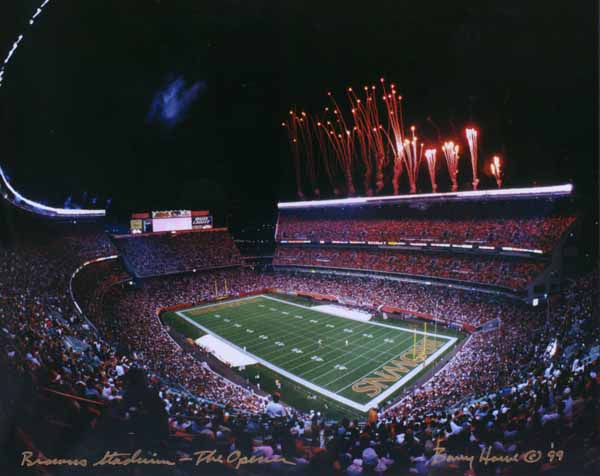 HOWE - NEW STADIUM FIREWORKS.JPG (37310 bytes)